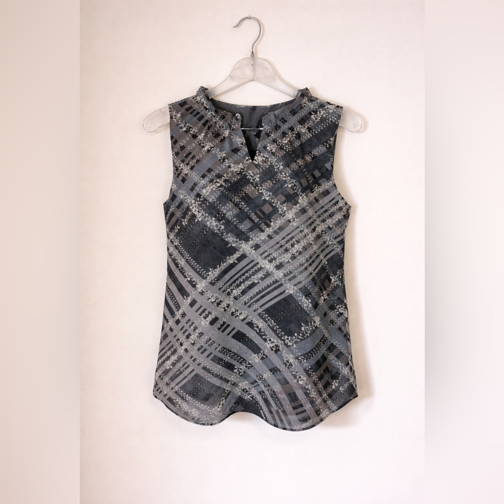 CAbi Black Gray Plaid Floral Sleeveless Blouse Ruffle Neck Work Chic S